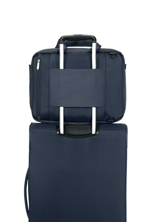 American Tourister SummerFunk 3-Way Boarding Bag Navy 5 American Tourister SummerFunk 3-Way Boarding Bag Navy - Image 3